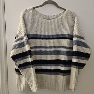 Old Navy Women's Sweater - Cream and Blue Stripes